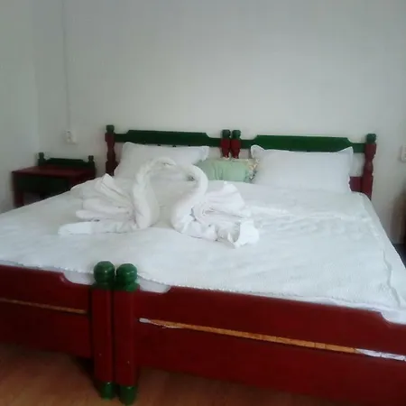 Twins Cazare * Două Mai